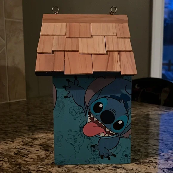 Lilo & Stitch Birdhouse - Picture 2 of 6
